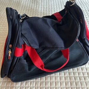 Tommy Hlfiger Duffle bag. Red and navy in excellent condition.
